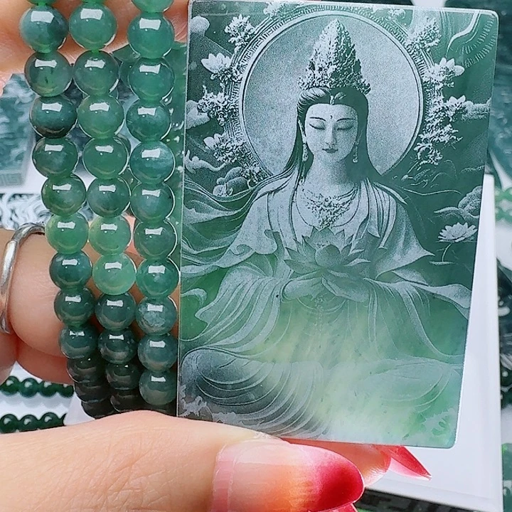 翡翠未镶嵌颈饰多样性发其一