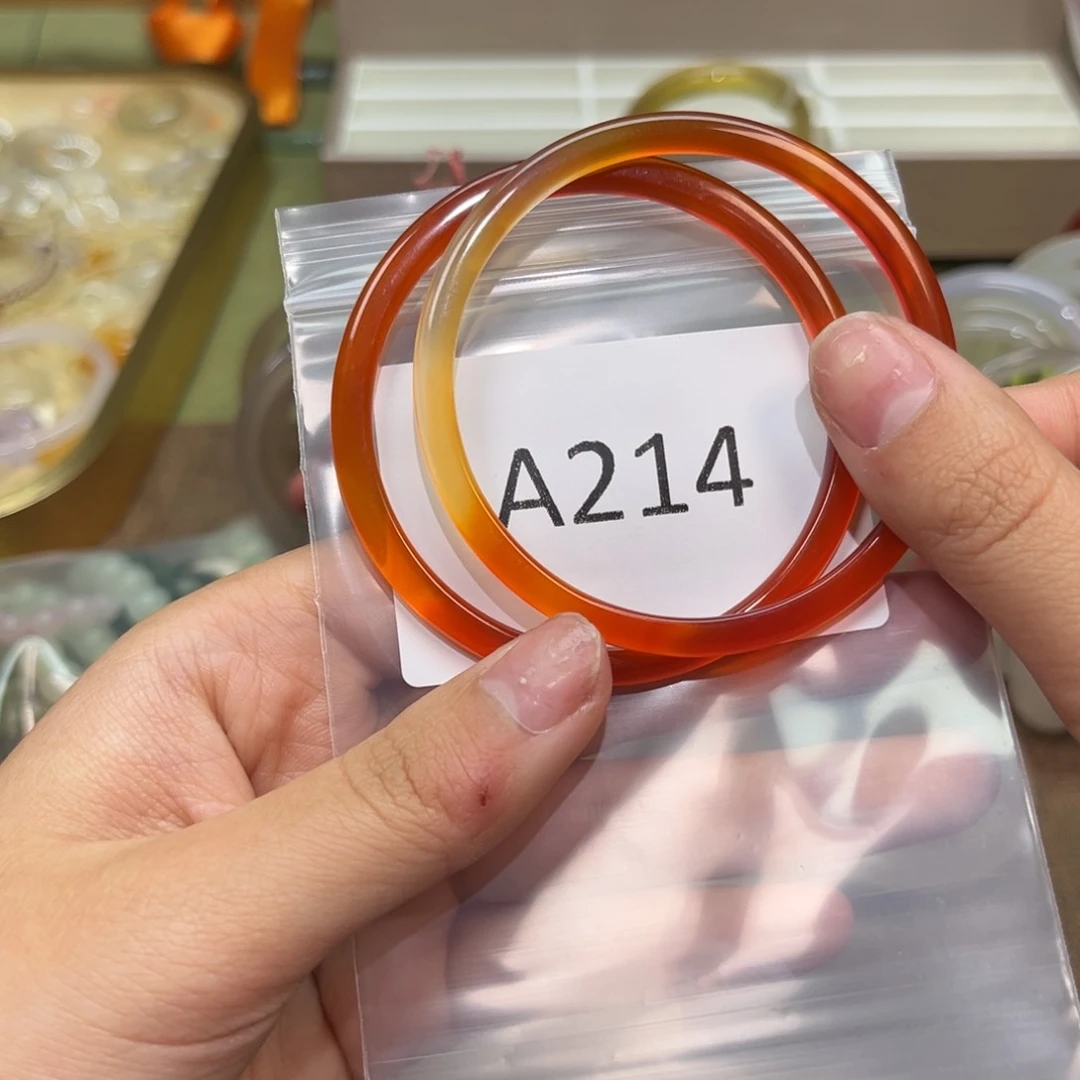 玛瑙/玉髓手镯未镶嵌小****泡