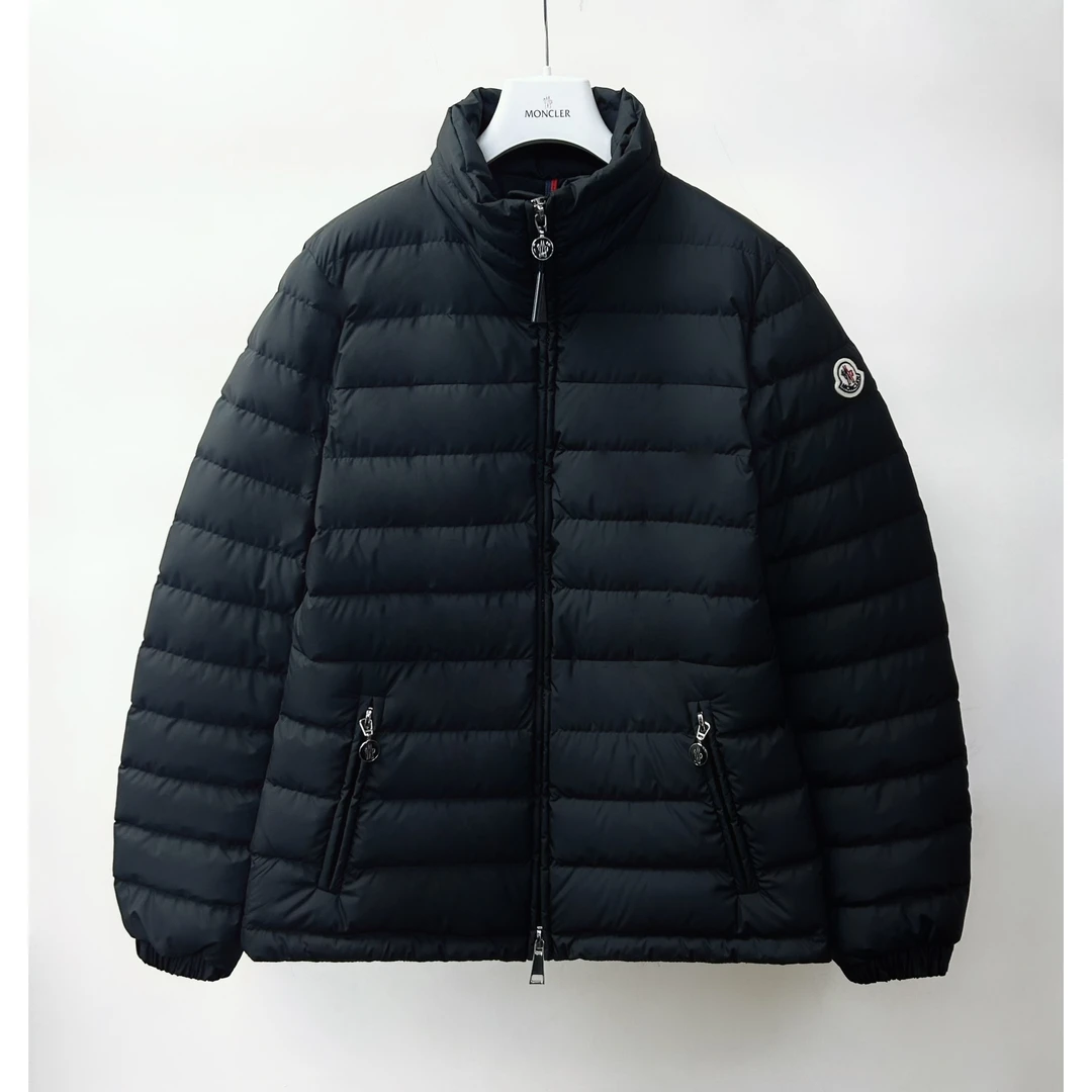 未使用 MONCLER ABDEROS薄款女士羽绒服1A00037