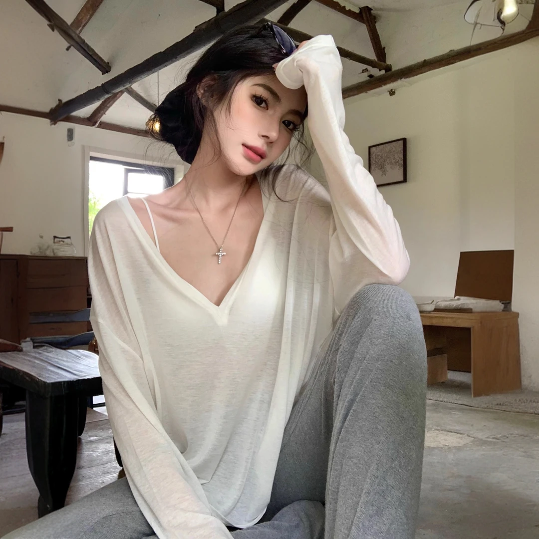 白色薄款微透v领长袖T恤女装夏季宽松防晒罩衫休闲慵懒风罩衣上衣