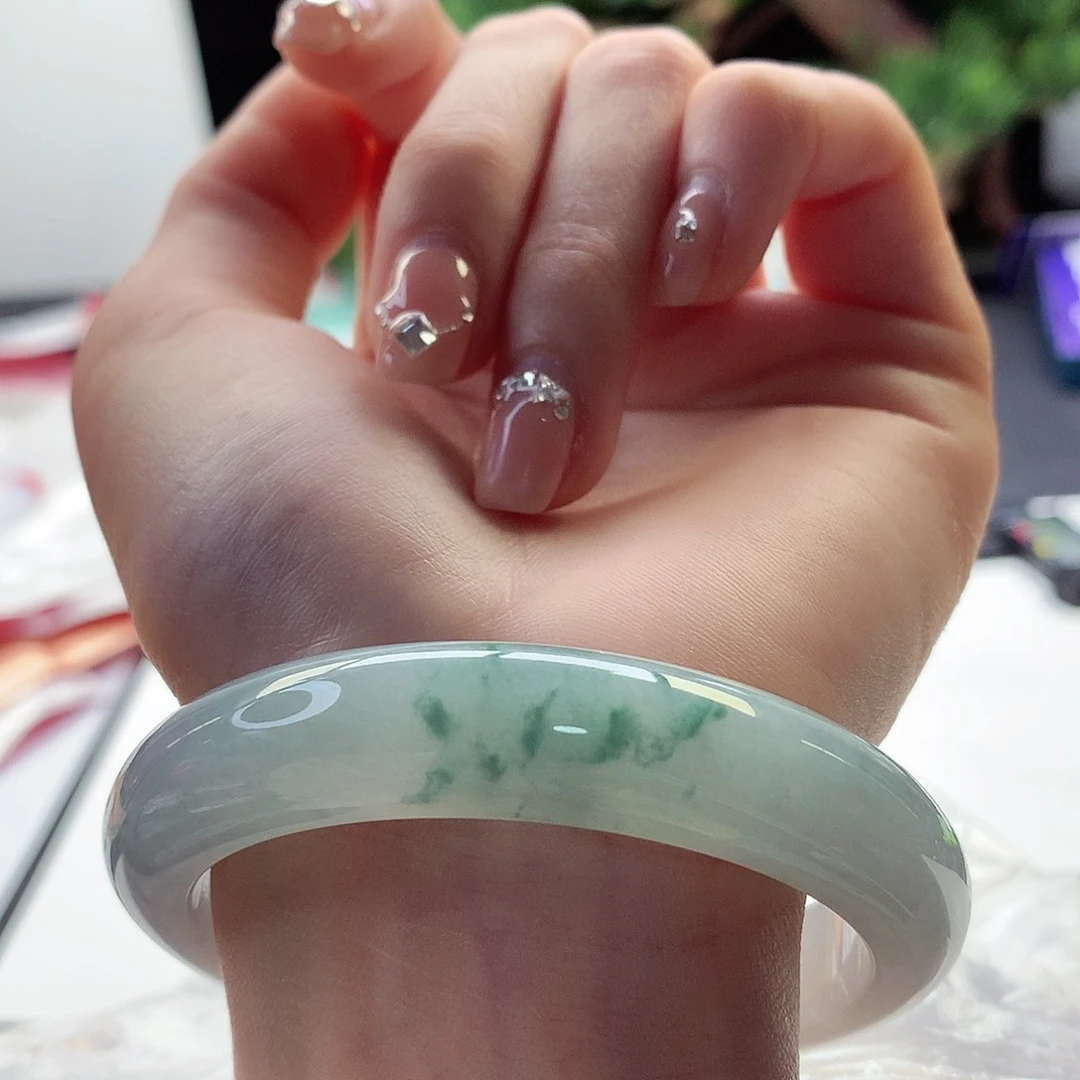 翡翠手镯未镶嵌天然翡翠58-59晴水一抹绿花