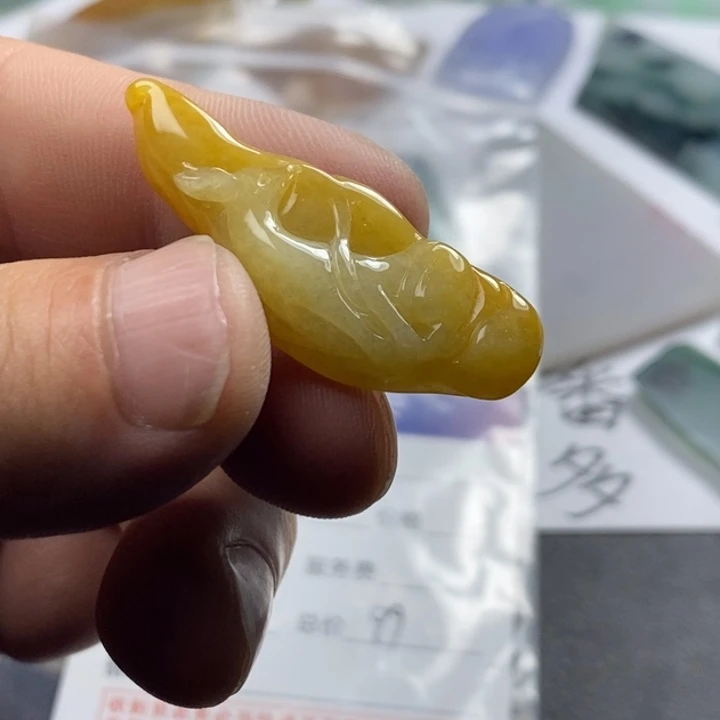 翡翠未镶嵌颈饰无