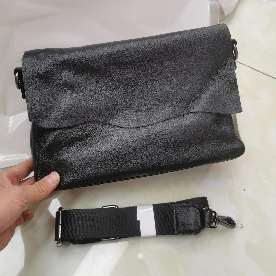 TB173高端头层油蜡皮休闲斜挎包底宽29高19厚11CM