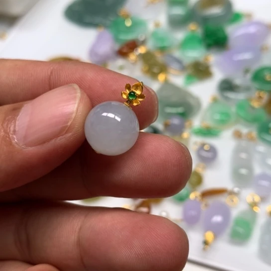 翡翠颈饰未镶嵌翡翠