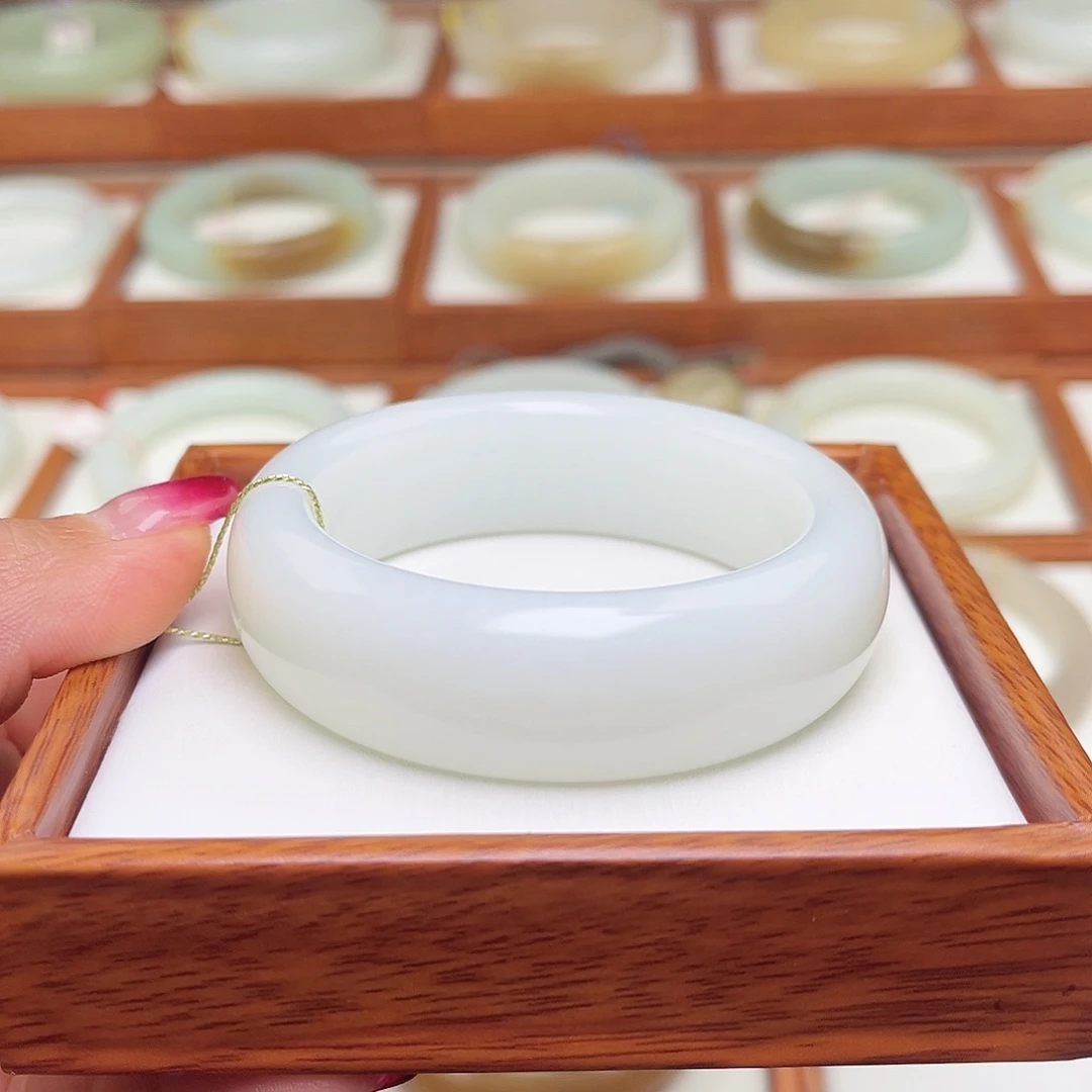 和田玉手镯未镶嵌52.5