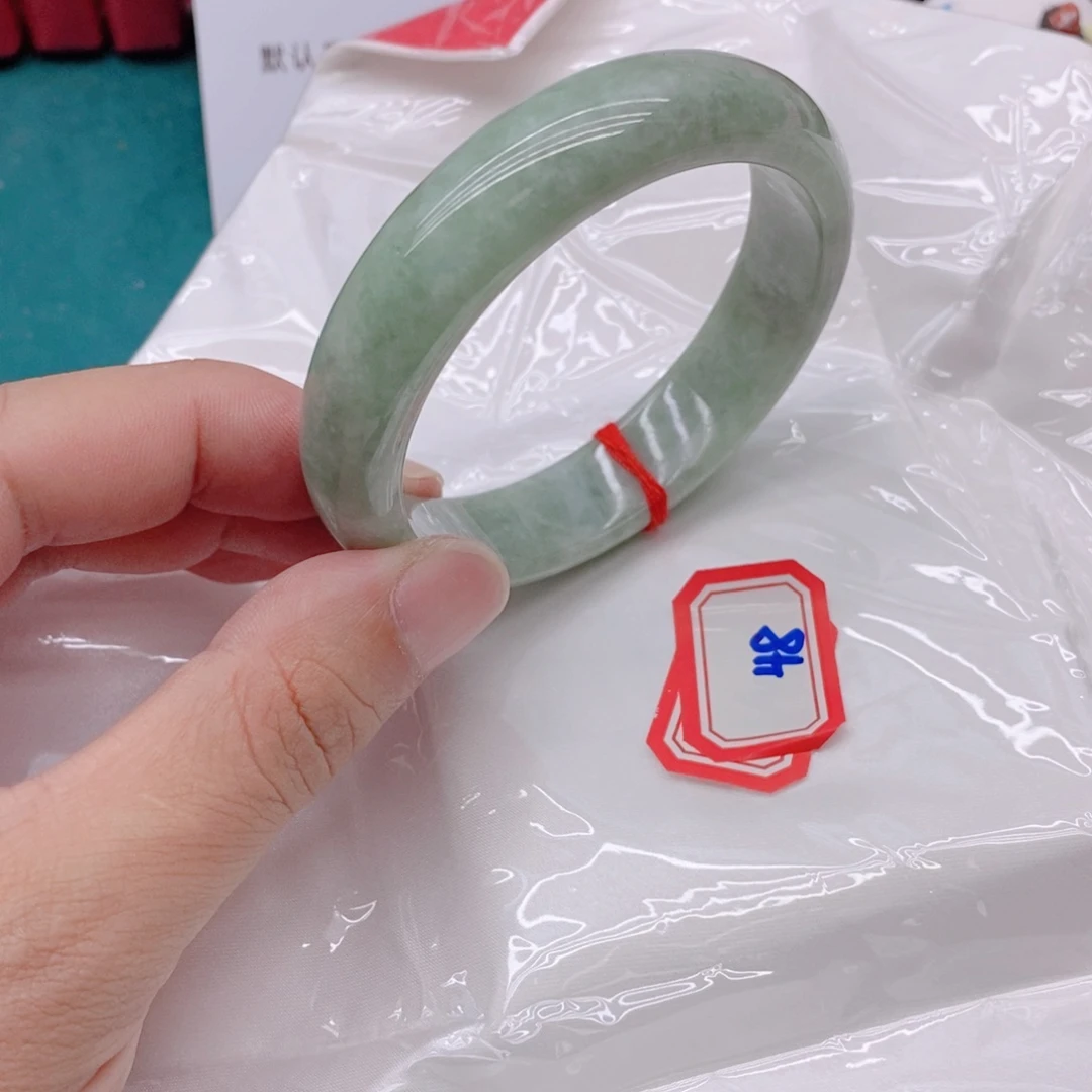 翡翠手镯未镶嵌488888/58