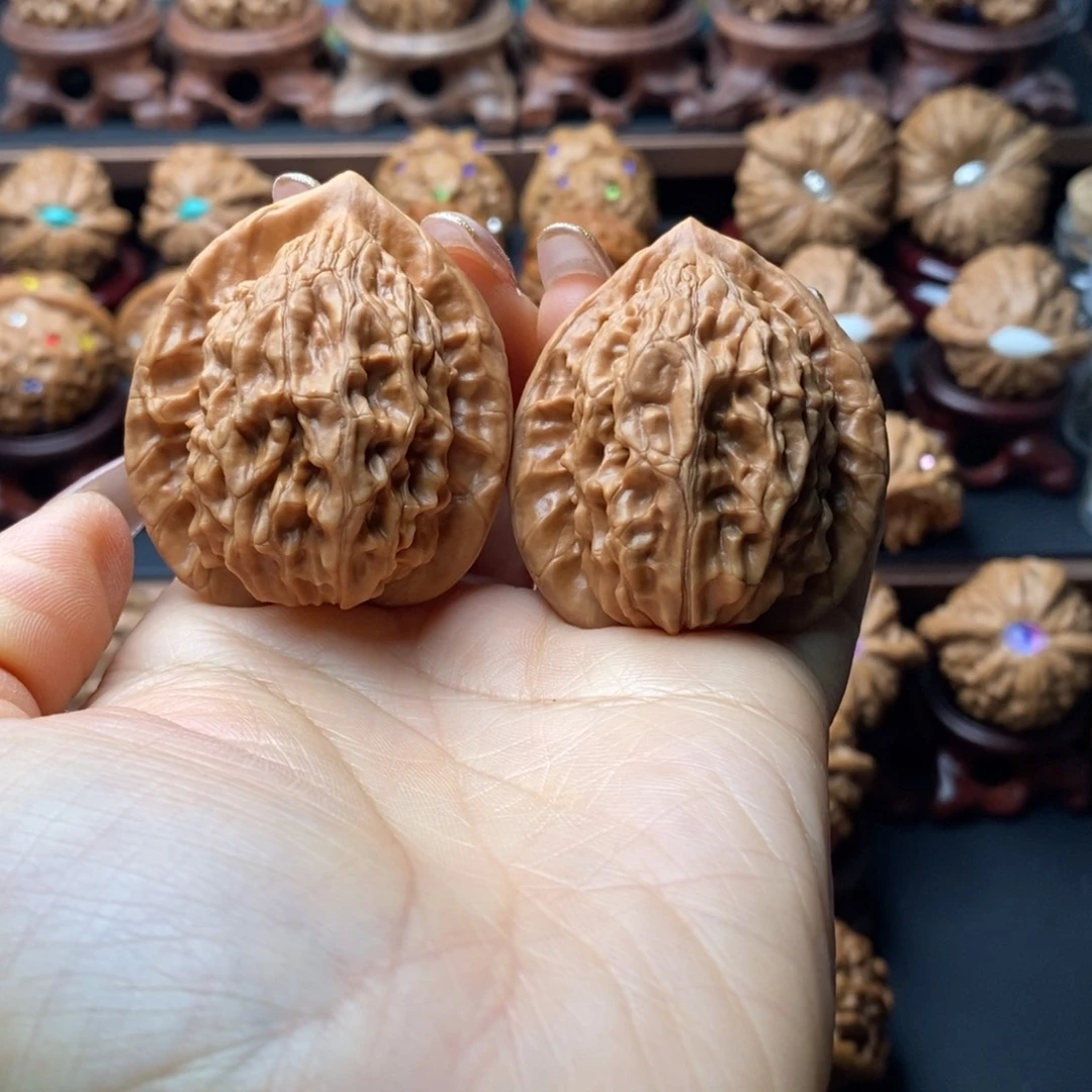 文玩核桃吊坠大红袍