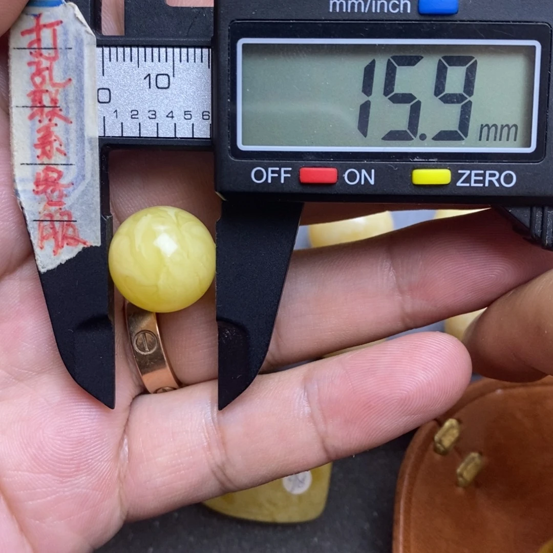 裸石蜜蜡未镶嵌15.9微皮色圆珠默认直发