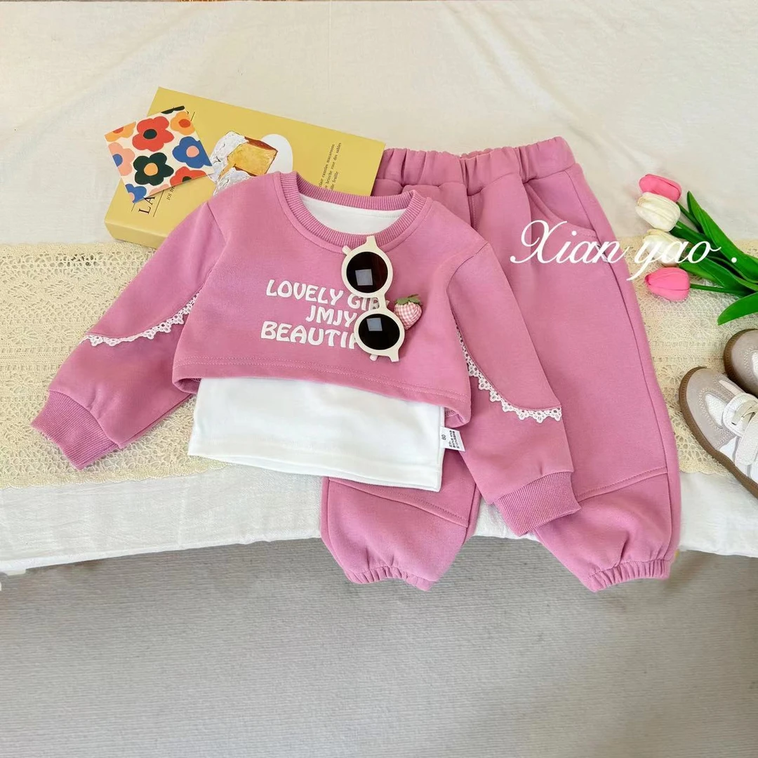 25早春女宝宝简约时尚款春季休闲套装洋气字母草莓套装SJ-J-C620