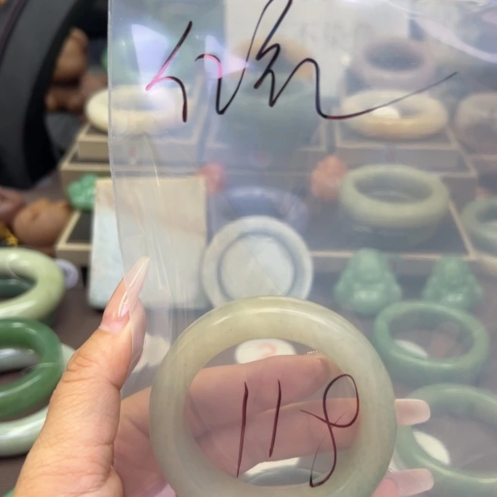 未镶嵌手镯石英岩玉云**袖