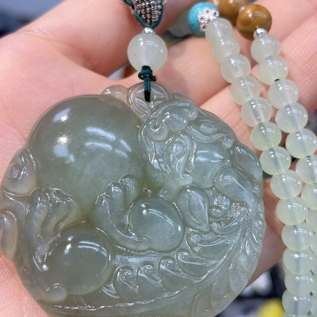 蛇纹石玉未镶嵌颈饰