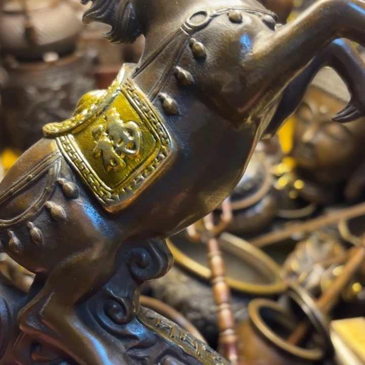 铜器摆件    点击下单