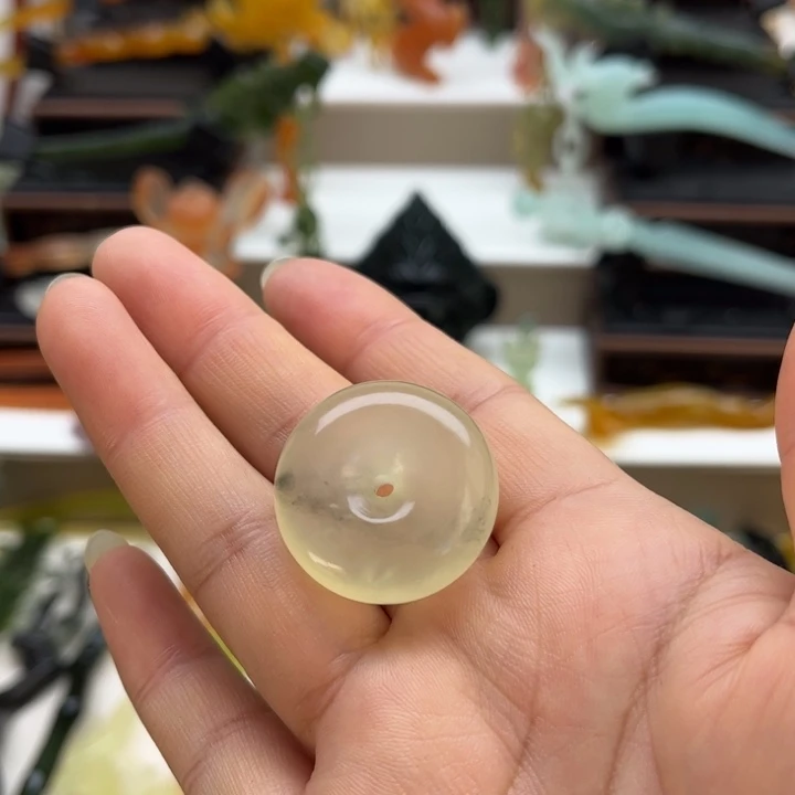 蛇纹石玉未镶嵌岫玉挂坠