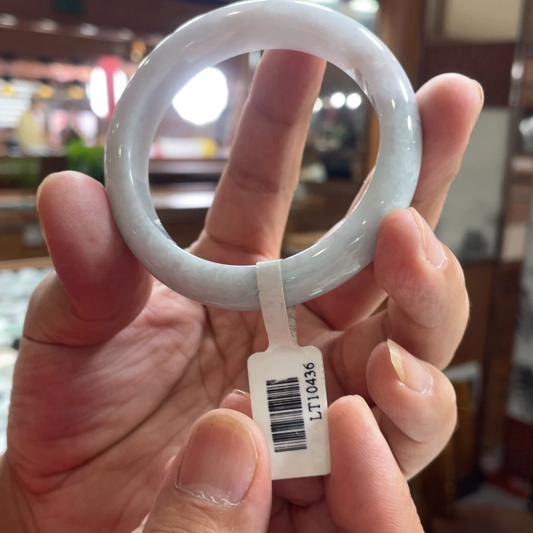 L***i翡翠未镶嵌手镯正54