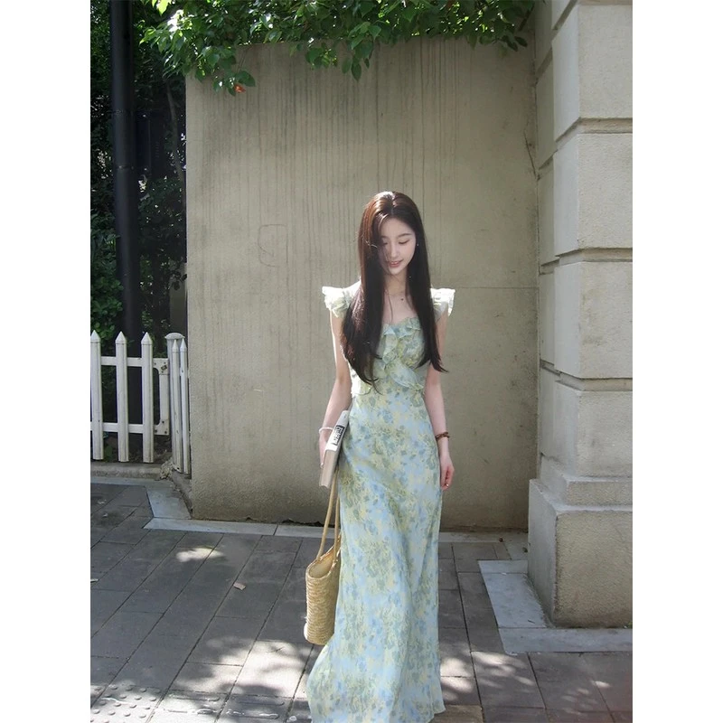 小清新清冷感气质连衣裙女夏季修身显瘦包臀长裙温柔风设计感裙子