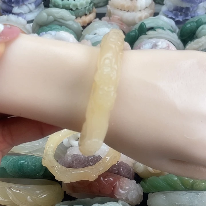 石英岩玉手镯未镶嵌