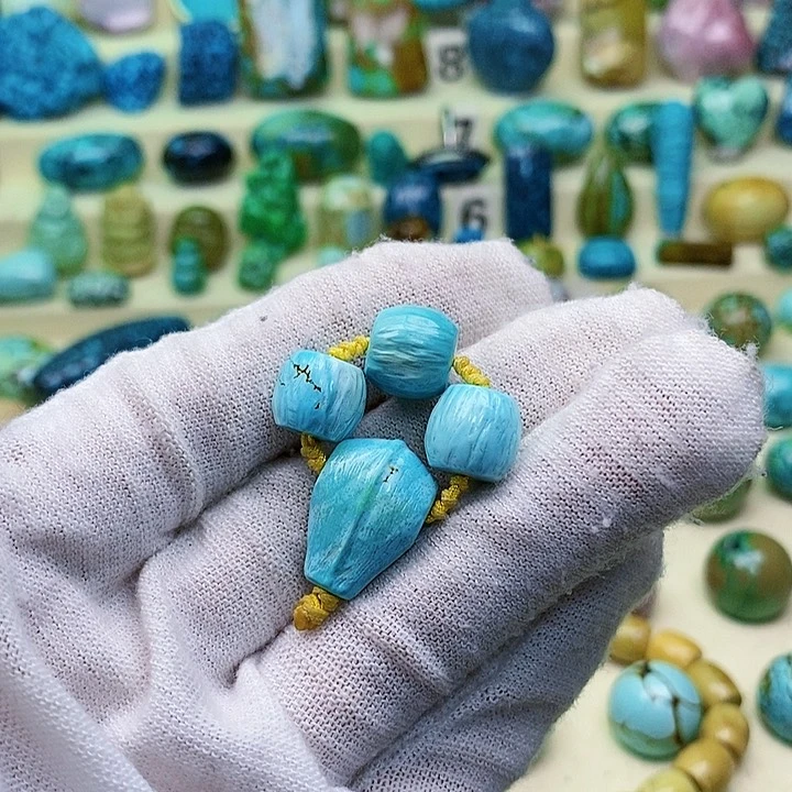 绿松石配饰未镶嵌