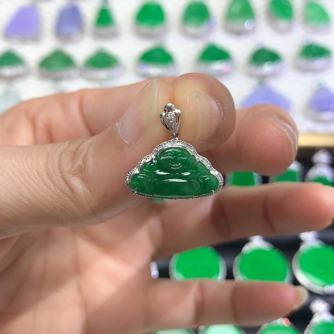 颈饰18K金镶嵌翡翠吊坠