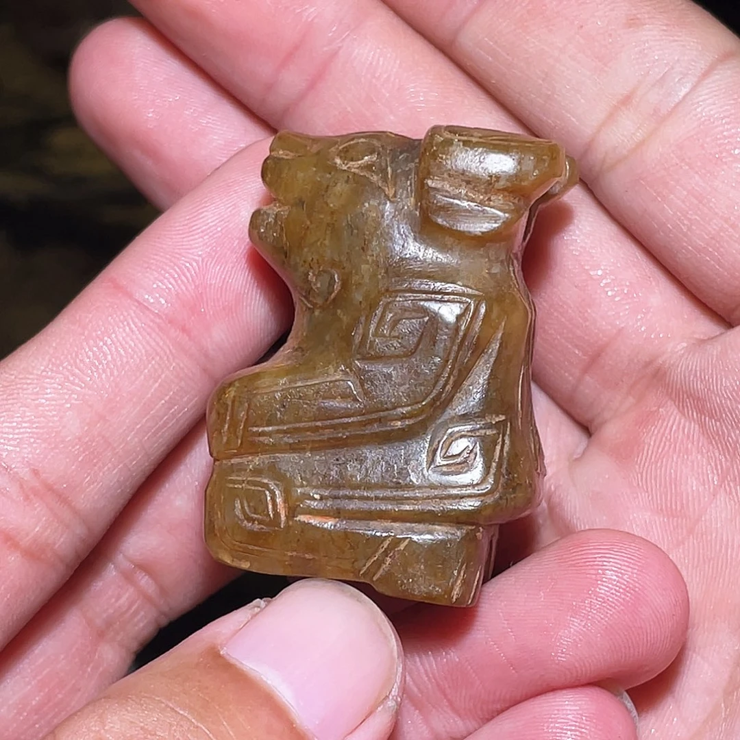 用***4和田玉（糖玉）未镶嵌挂件