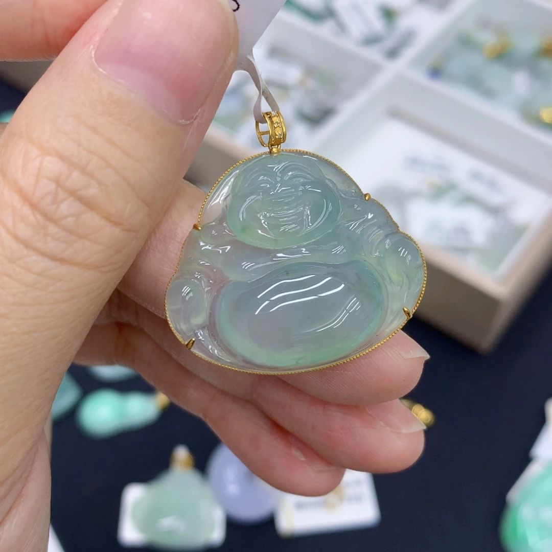 翡翠18K金镶嵌颈饰翡翠