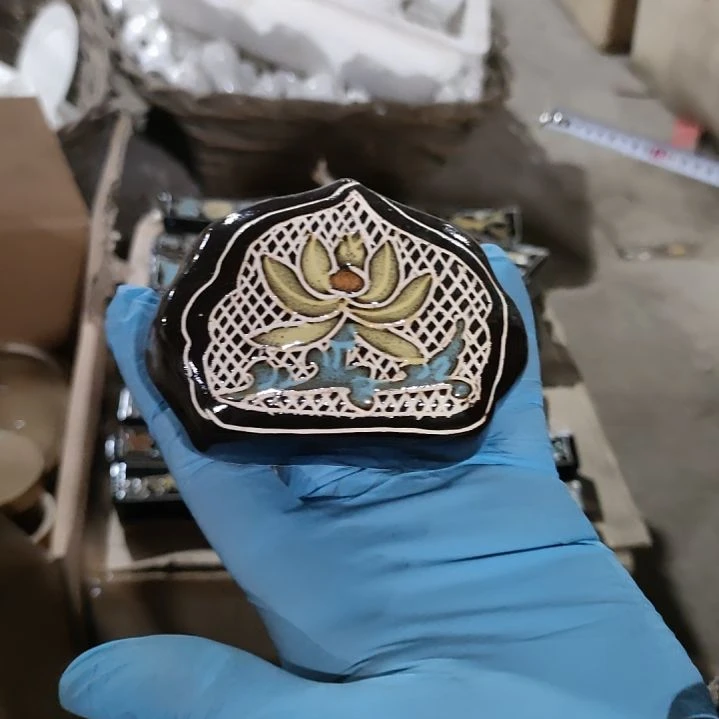 摆件陶瓷盘子碗啥都有