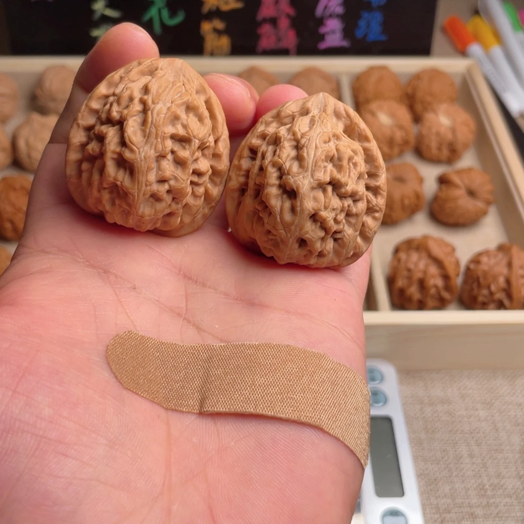 把件文玩核桃红锦鲤