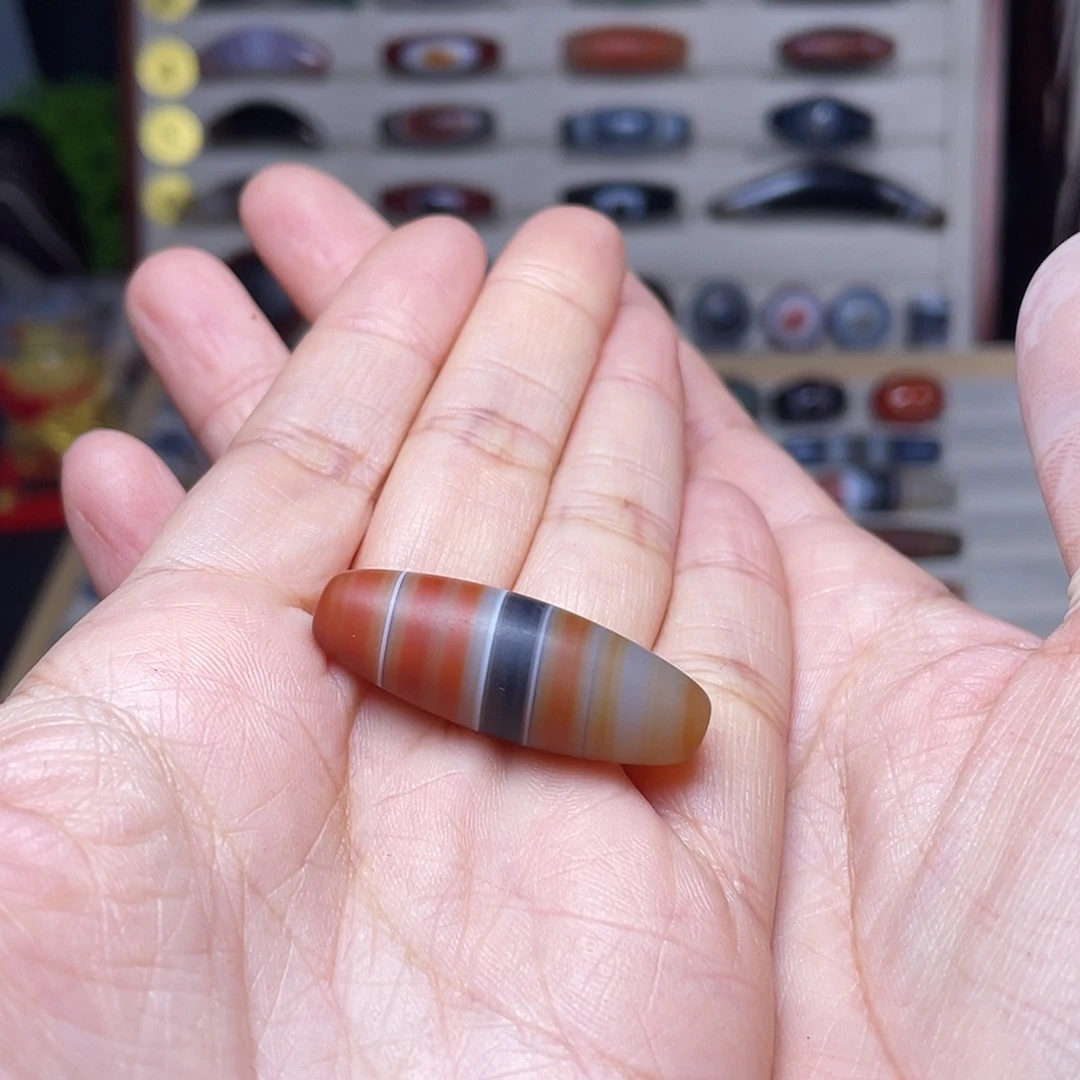 张***)玛瑙/玉髓未镶嵌珠宝奇石