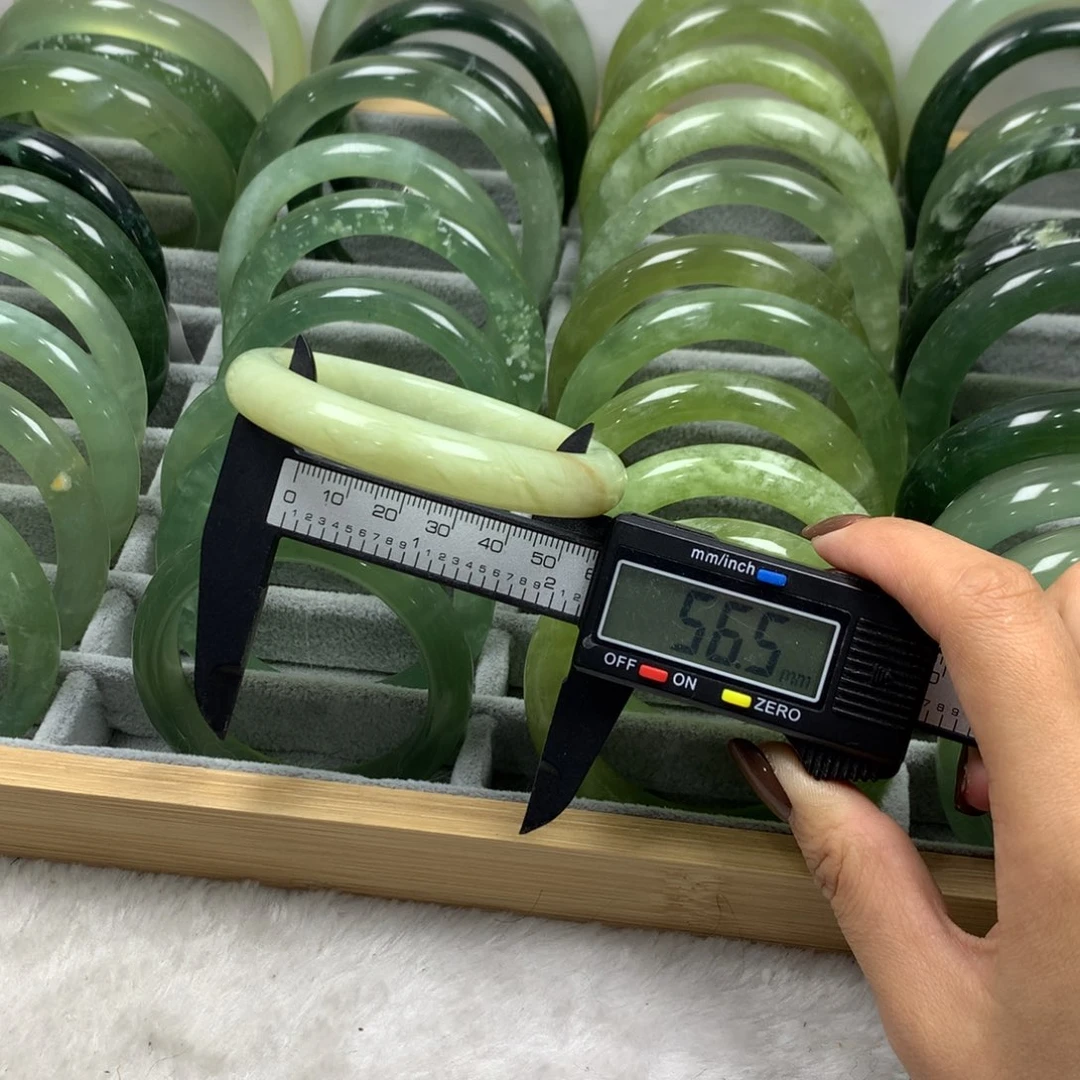 蛇纹石玉未镶嵌手镯548