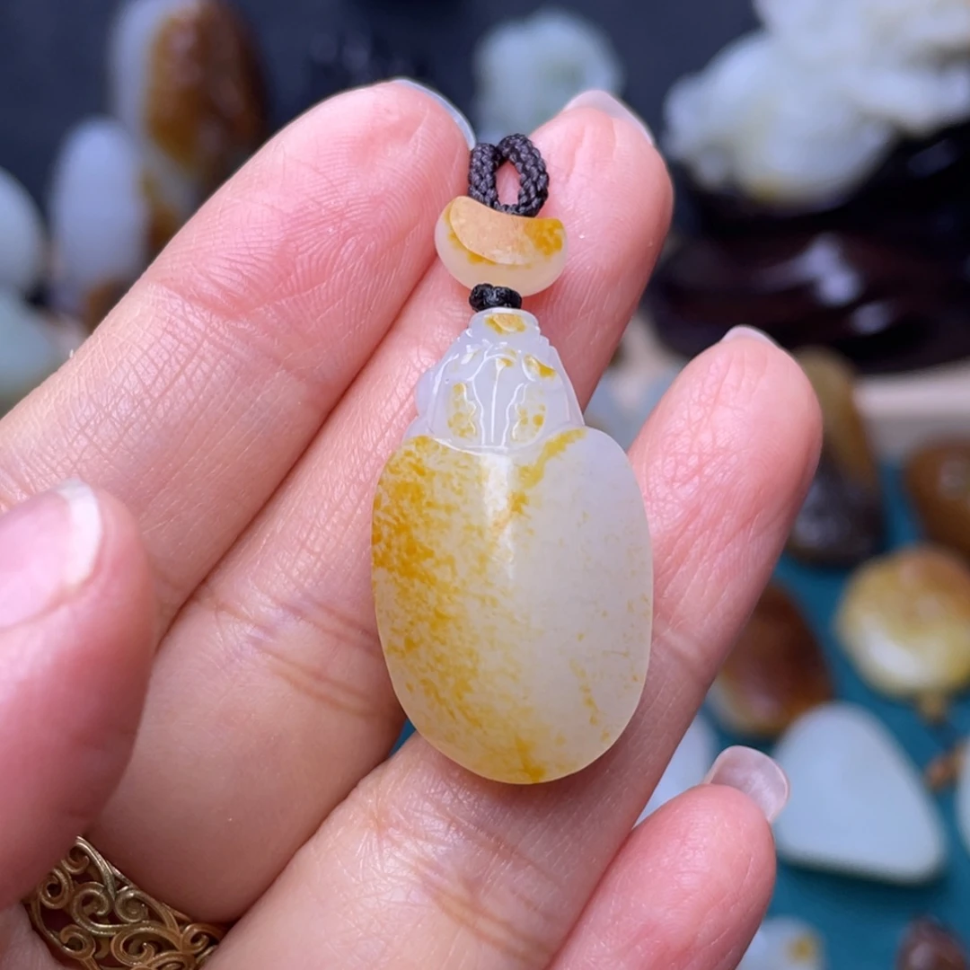 和田玉颈饰未镶嵌所*