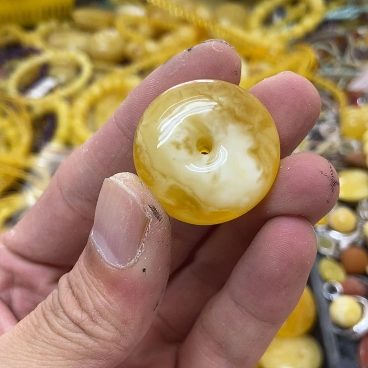 裸石蜜蜡未镶嵌吊坠