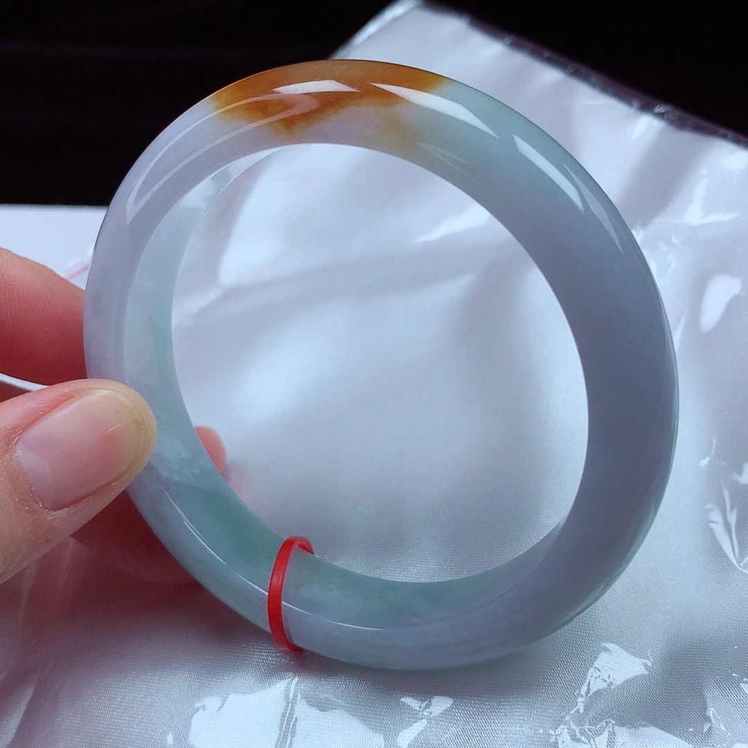 翡翠手镯未镶嵌60圈