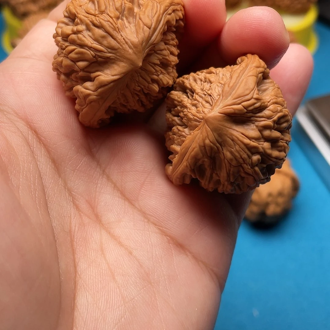 文玩核桃把件亮*虎头蛇