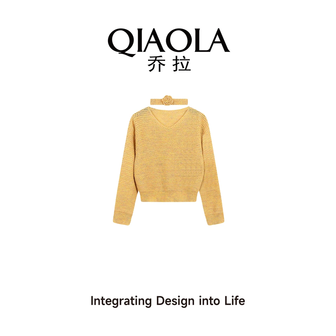 QIAOLA/乔拉【彩霞幻梦】早春新款羊毛混纺V领玫瑰领花百搭毛衣预售