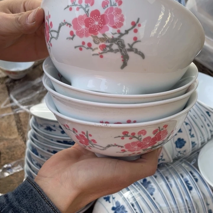 摆件陶瓷盘子碗砂锅都有