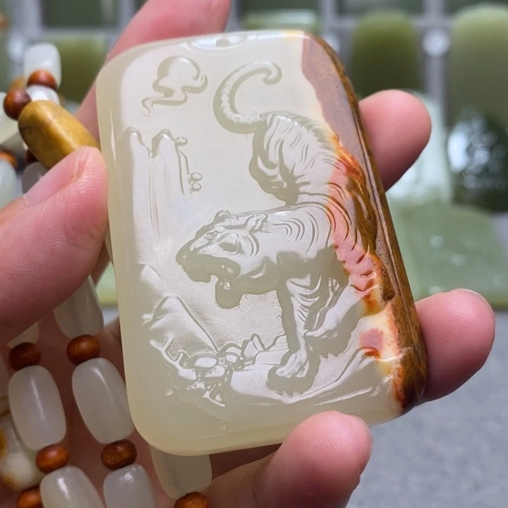 俏色巧雕虎山水111