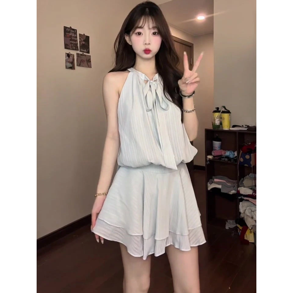 法式复古辣妹无袖挂脖连衣裙女夏季高级感海边度假风a字蛋糕短裙