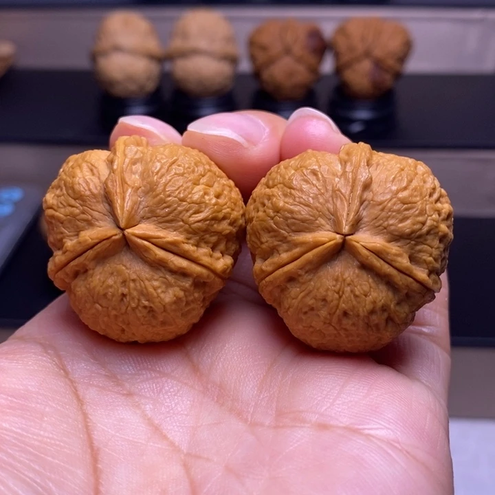 把件文玩核桃满天星三楞24