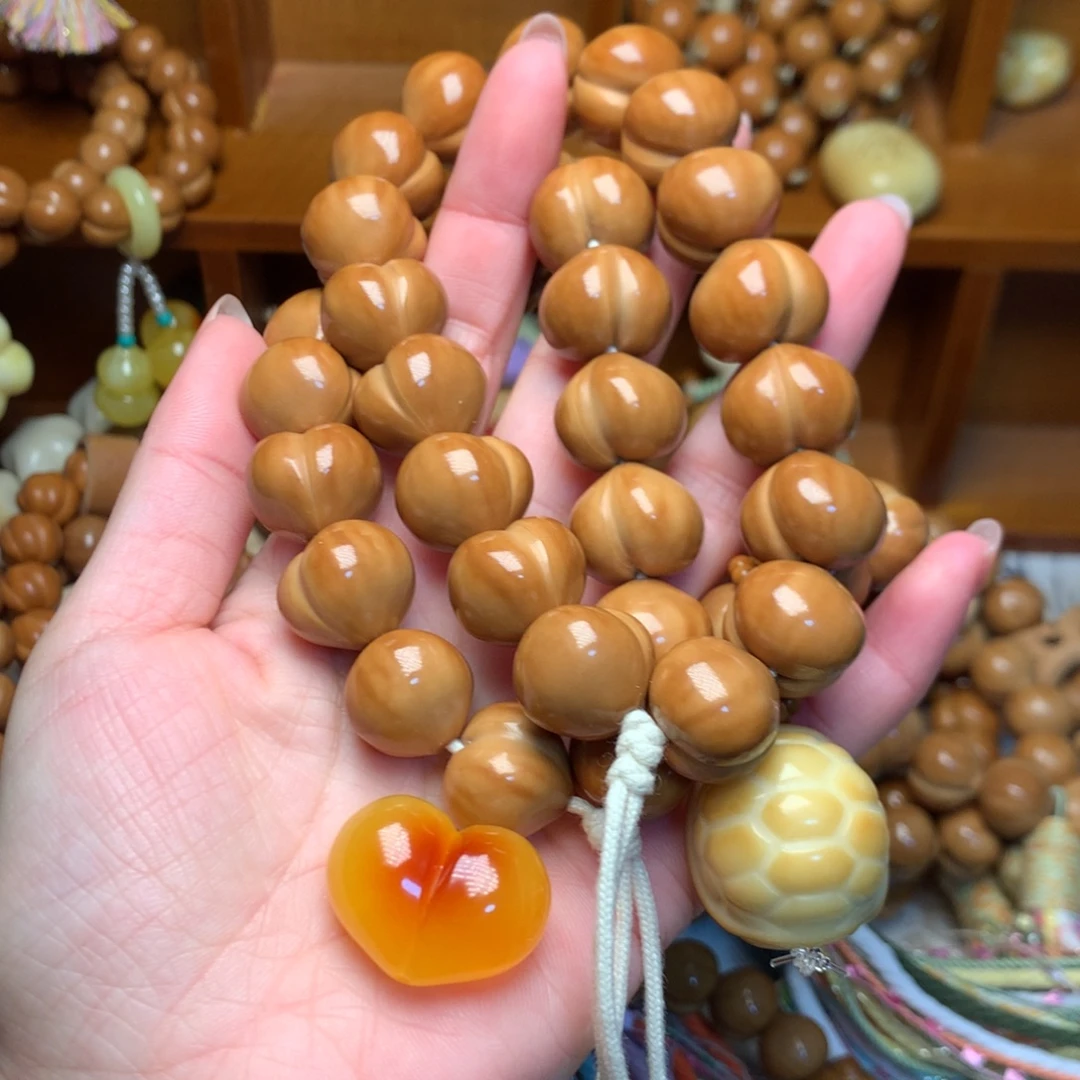 …***、猴头核桃吊坠17➕两条带富甲和爱心