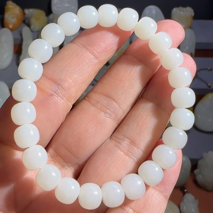 艺***定和田玉未镶嵌颈饰