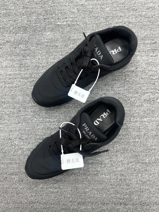 99新 Prada/普拉达 40.5 Prada尼龙运动鞋 黑色 准新