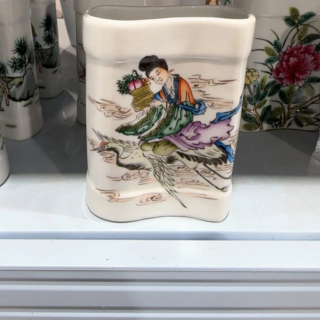 瓷片瓷器的和陶器都具有独特