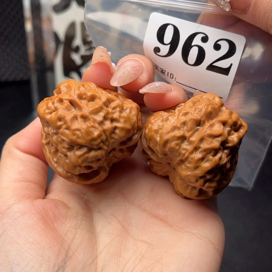 吊坠文玩核桃见**面蛤蟆