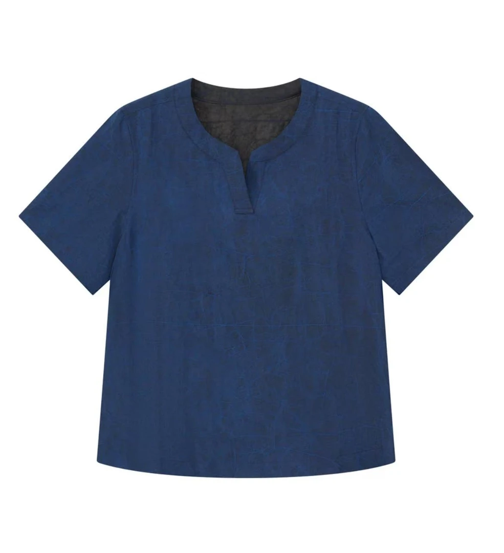 依依桑蚕丝香云纱龟裂纹双面穿透彩V领短袖蓝色上衣YY-S-ZF706