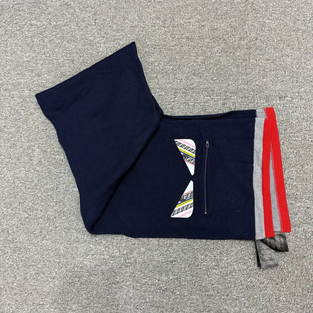99新 FENDI/芬迪 18224846小怪兽眼睛羊毛围巾 30cm x 180cm 99新