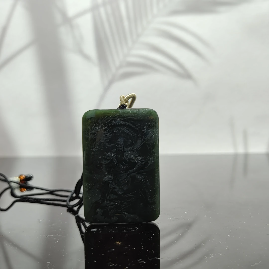 R和田玉御龙关公影雕坠0575