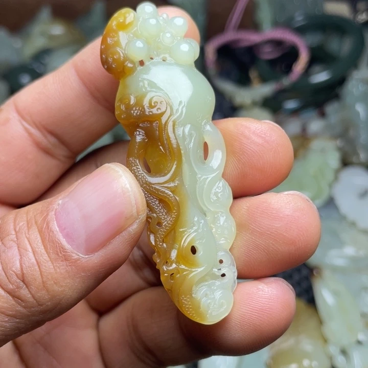 和田玉未镶嵌颈饰