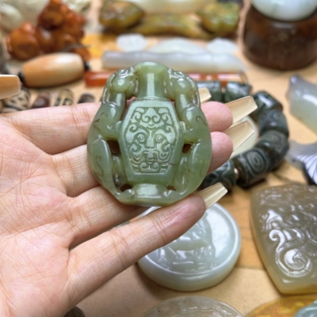 【闪购商品】蛇纹石玉颈饰未镶嵌