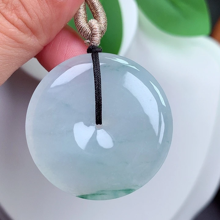 颈饰未镶嵌翡翠平安扣 35.8x5.9mm