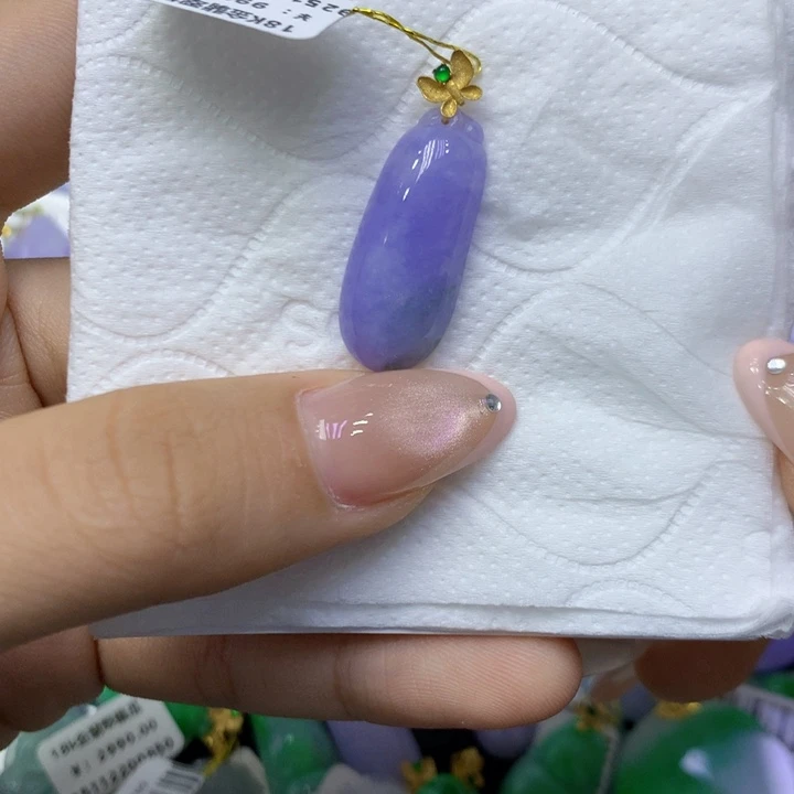 颈饰18K金镶嵌翡翠