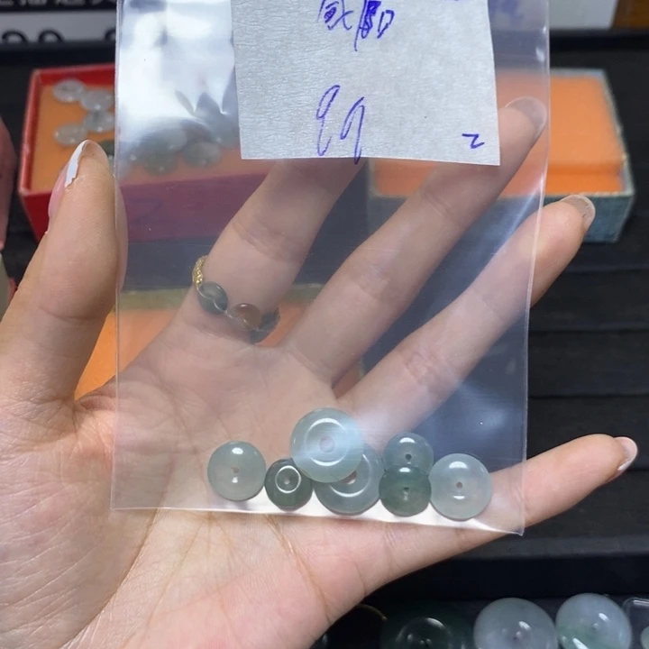 咸***店定制翡翠未镶嵌不退